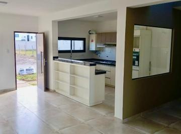 Casa · 160m² · 4 Ambientes · 2 Cocheras · Alquiler Casa Docta Lote 360