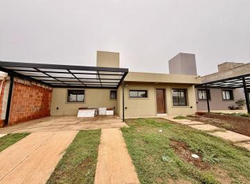 Casa · 160m² · 4 Ambientes · 2 Cocheras · Alquiler Casa Docta Lote 360