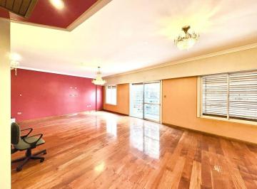Departamento de 4 ambientes, Caballito · Piso 4 Ambientes Sobre Pedro Goyena Muy Luminoso con Cochera