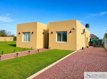 Casa de 4 ambientes, Pilar · Casa en Venta de 3 Dorm. C/ Cochera en Los Alamos
