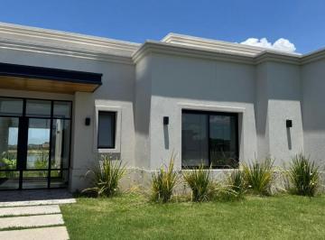 Casa · 155m² · 4 Ambientes · Excelente Casa Een Vneta con Vista Al Lago