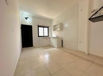 general-san-martin-villa-ballester-alquiler-departamento-2-ambientes · Departamento de 2 Ambientes con Patio