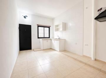 general-san-martin-villa-ballester-alquiler-departamento-2-ambientes · Departamento de 2 Ambientes con Patio