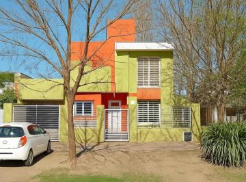 Casa · 220m² · 3 Ambientes · 2 Cocheras · Pucara | Maloca | Bª Villa Allende Parque