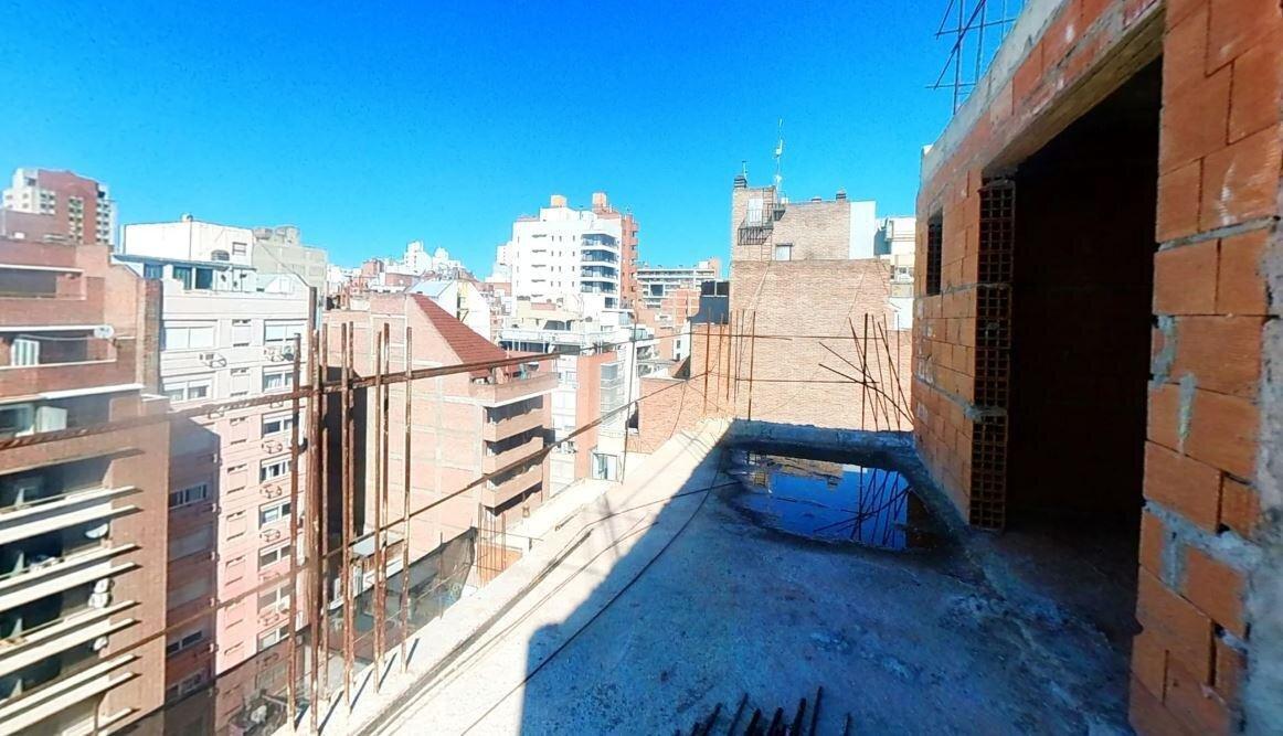 TREJO | DERQUI 10 "A" FRENTE CON TERRAZA