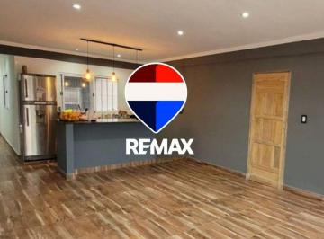 Casa · 110m² · 3 Ambientes · 2 Cocheras · Casa Venta o Permuta B La Aldea 2 Dom con Pileta