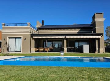 Casa · 180m² · 4 Ambientes · 2 Cocheras · Alquiler El Canton Norte Laguna y Piscina