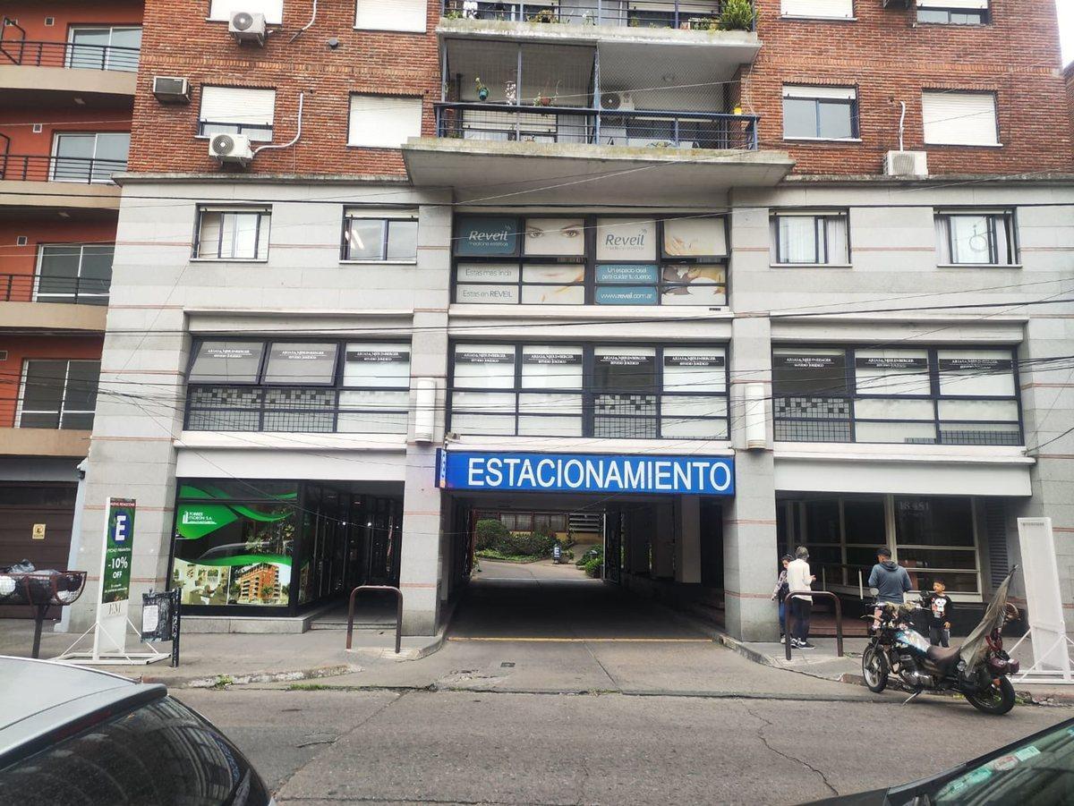 Avenida Rivadavia 18400,  Morón, Morón