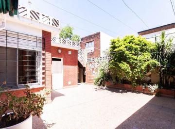 Casa · 138m² · 4 Ambientes · 1 Cochera · Venta Casa 3 Dorm. Banfield