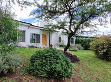 Casa · 209m² · 6 Ambientes · Venta Casa 3 Dorm. Country Villa Allende