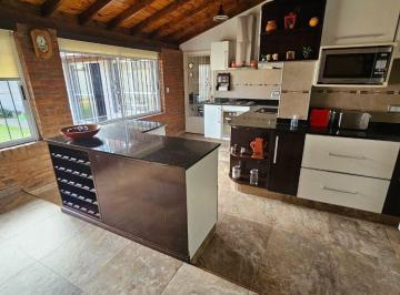 Casa · 240m² · 5 Ambientes · 2 Cocheras · Venta Casa 5 Ambientes 430 m² Castelar Norte