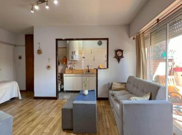 Departamento · 50m² · 3 Ambientes · 1 Cochera · Dpto 3 Amb Al Frente, Balcón Saliente y Cochera