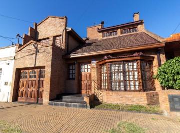 Casa · 200m² · 5 Ambientes · 1 Cochera · Venta Casa 4 Dorm. Jardín Quincho Don Bosco