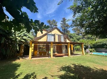Casa · 180m² · 5 Ambientes · Casa Quinta de 5 Amb + Pileta + Quincho en Yei Porá