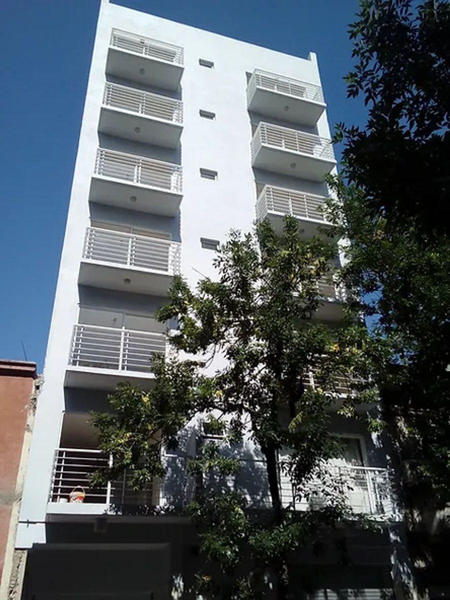 Luis Saenz Peña 900