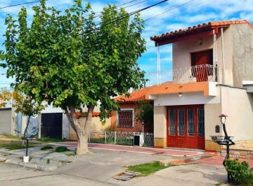 Casa · 174m² · 7 Ambientes · 1 Cochera · Venta Casa Céntrica 4 Dorm. San Rafael - Mendoza
