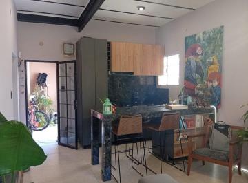 Casa · 80m² · 4 Ambientes · Casa en Planta Baja 2 Dorm. y Patio Zeballos 3000