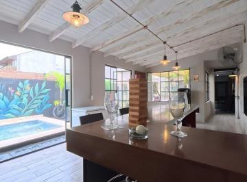 PH · 205m² · 5 Ambientes · 2 Cocheras · PH Multifamiliar en Venta con Pileta