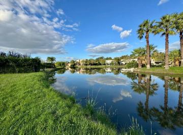 Terreno · 1723m² · Lote en Venta en Barrio Privado Dos Lagunas