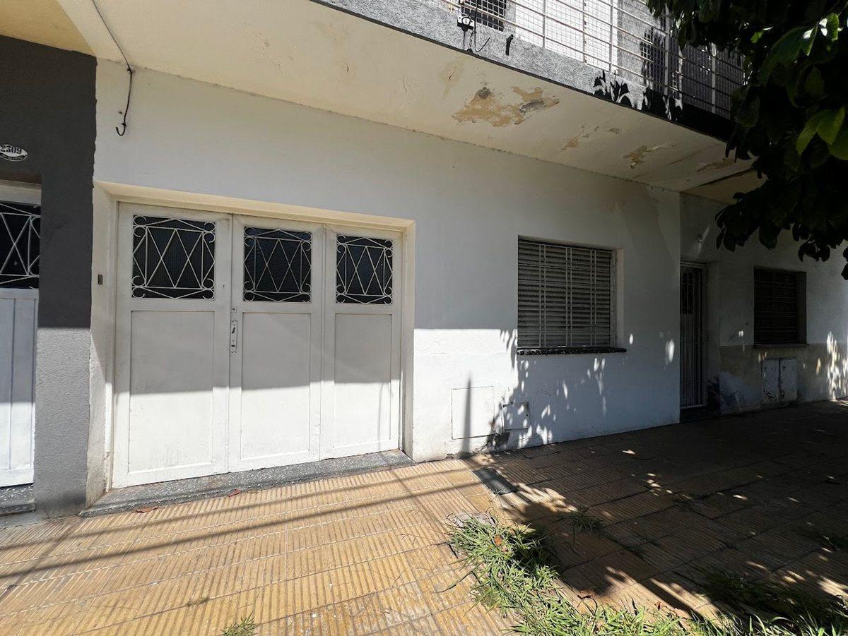 General Guido 2300,  Lomas del Mirador, La Matanza