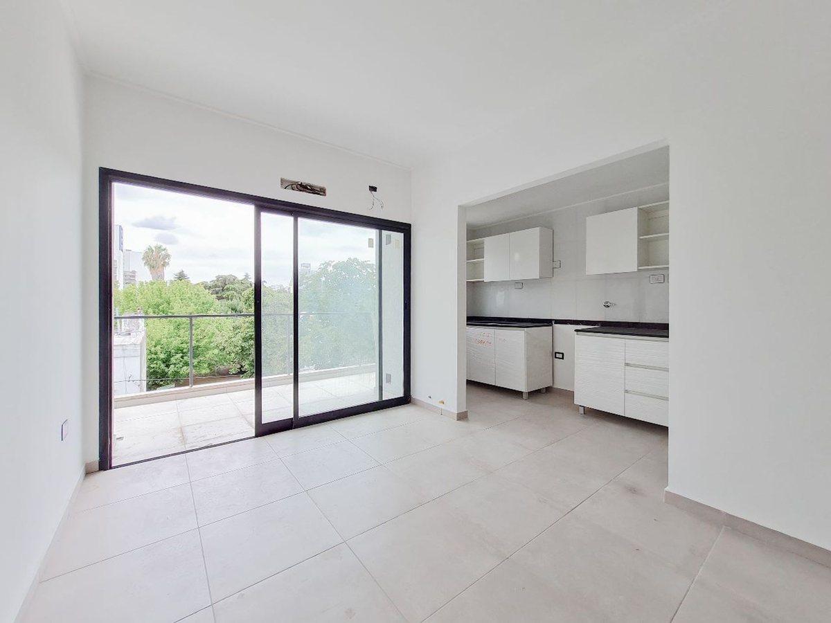 Calle 17 Entre 44 y 45 600