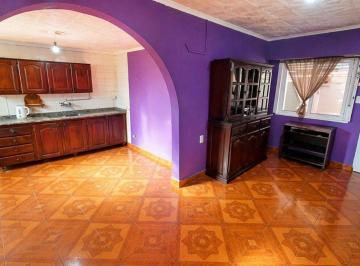 Casa · 155m² · 3 Ambientes · 1 Cochera · Venta - Casa 4 Dorm. en Guadalupe Oeste
