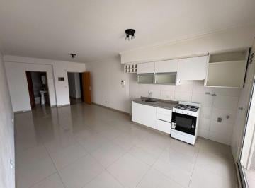 Departamento · 30m² · 1 Ambiente · Alquiler Monoambiente en Flores – 4° Piso Luminoso