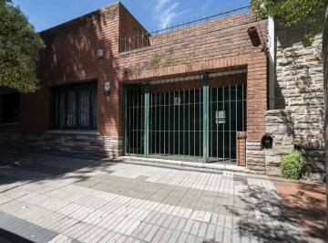 Casa · 122m² · 4 Ambientes · 1 Cochera · Venta Casa 4 Amb con Cochera Barrio Chauvin