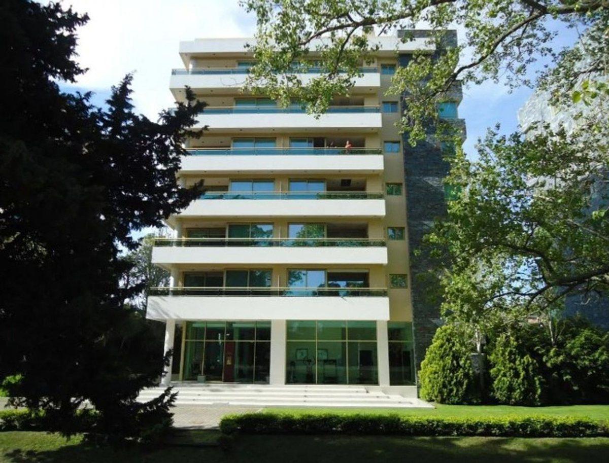 Avenida Arquitecto Jorge Bunge 1800