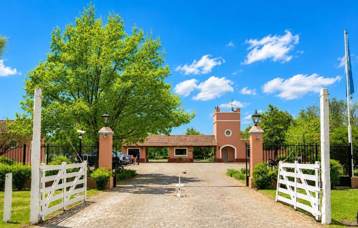 Ruta 25 S/N, Haras del Sol, Pilar