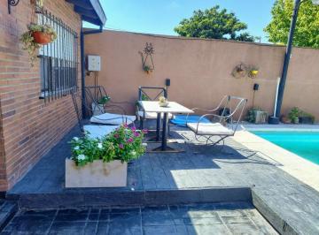 Casa · 232m² · 7 Ambientes · 3 Cocheras · Casa en Venta Moreno Apta Credito