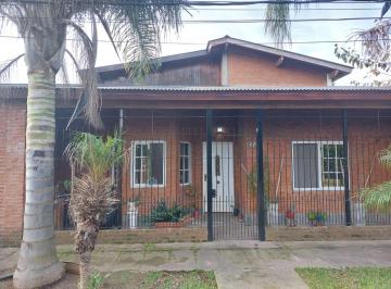 Casa · 134m² · 4 Ambientes · 1 Cochera · Venta de Casa 4 Ambientes en Escobar con Garage