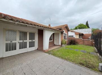 Casa · 100m² · 3 Ambientes · 2 Cocheras · Venta Casa Castelar 3 Ambientes Apta Credito