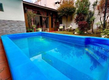 Casa · 198m² · 7 Ambientes · Casa con Lote Propio – Ideal Dos Familias o Invers