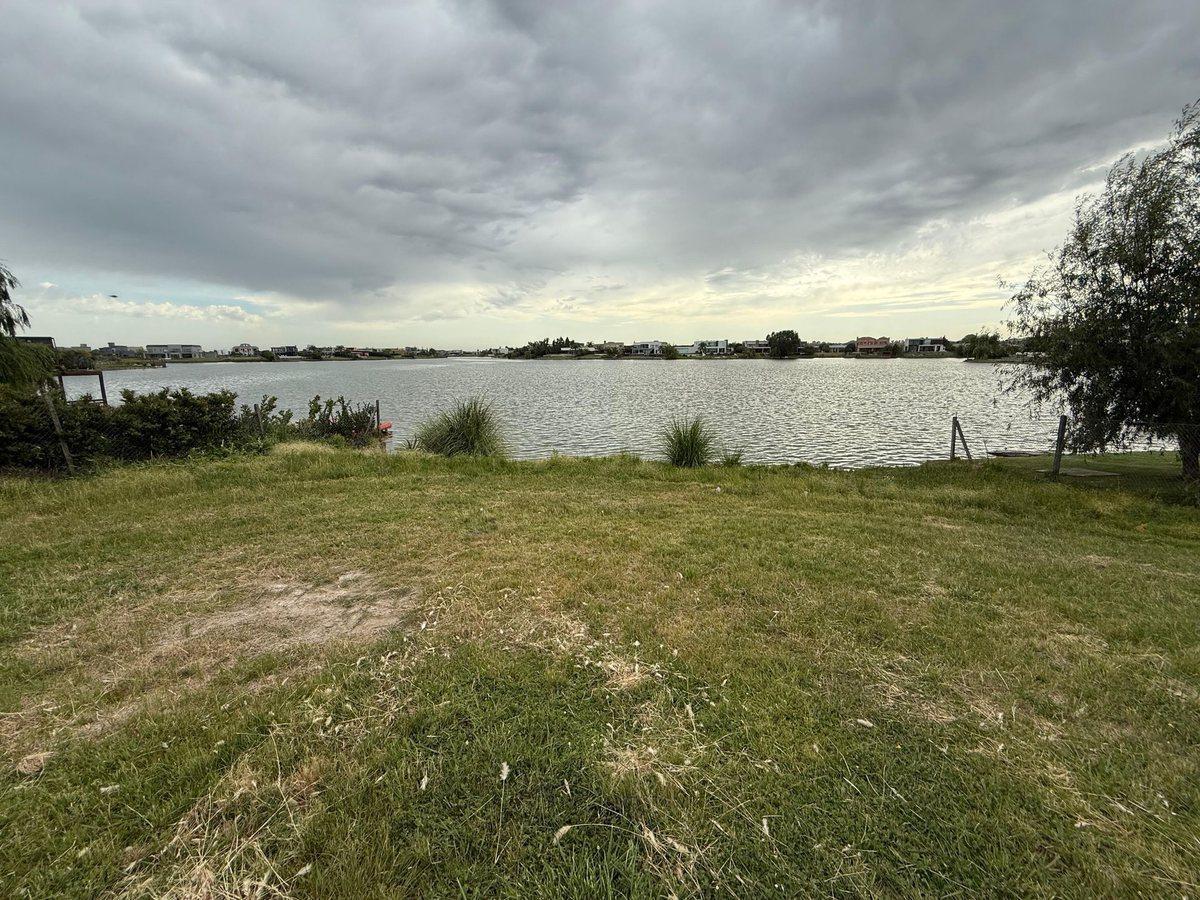 Boote 100, Zelaya, Pilar