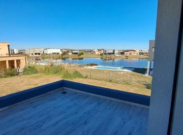 Casa · 155m² · 4 Ambientes · 1 Cochera · Casa Venta San Sebastian