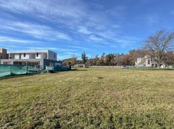 Terreno · 859m² · Lote en Venta Barrio Privado Village del Parque