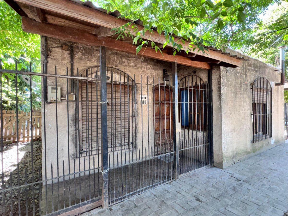 Calle 889 200