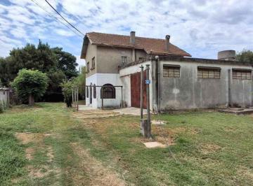 Casa · 173m² · 4 Ambientes · Casa y Galpón de 500 m² Barros Blancos Casi R8