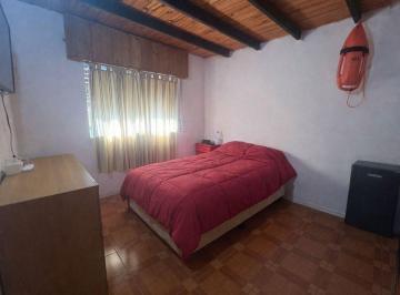Casa · 190m² · 5 Ambientes · 3 Cocheras · Venta Casa 5 Amb. Cochera Patio Permuta Moron