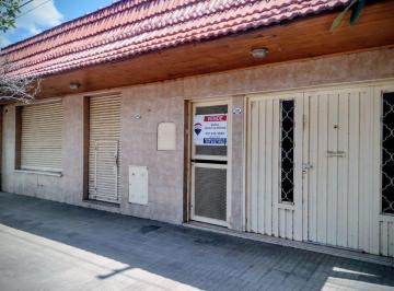 Casa · 200m² · 3 Ambientes · 1 Cochera · Venta de Casa con Local Comercial
