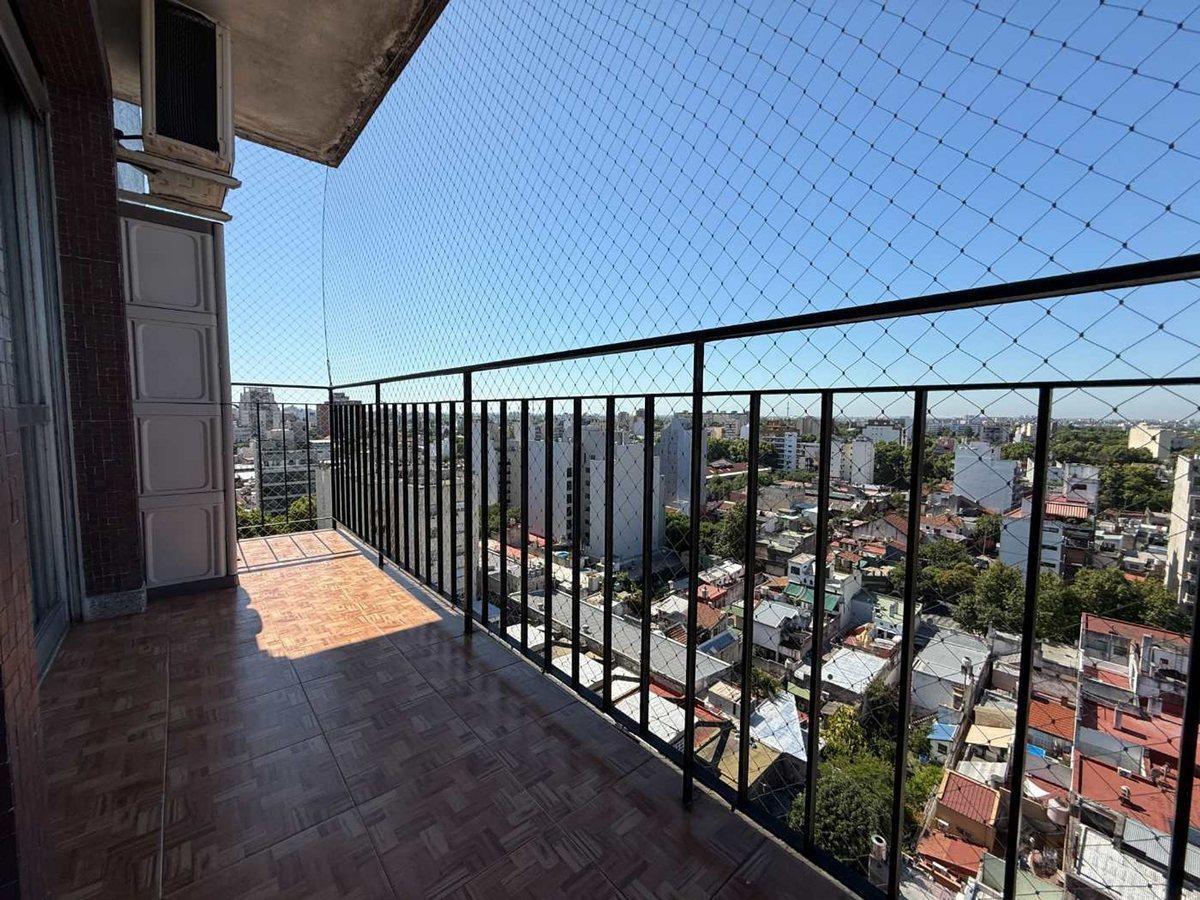 Avenida Rivadavia 8800