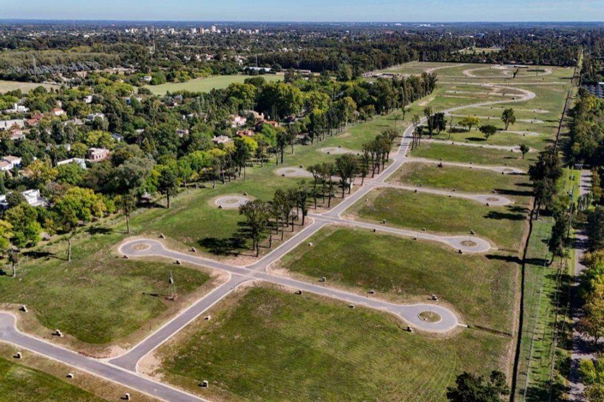 Lote 100, Pilar, Pilar
