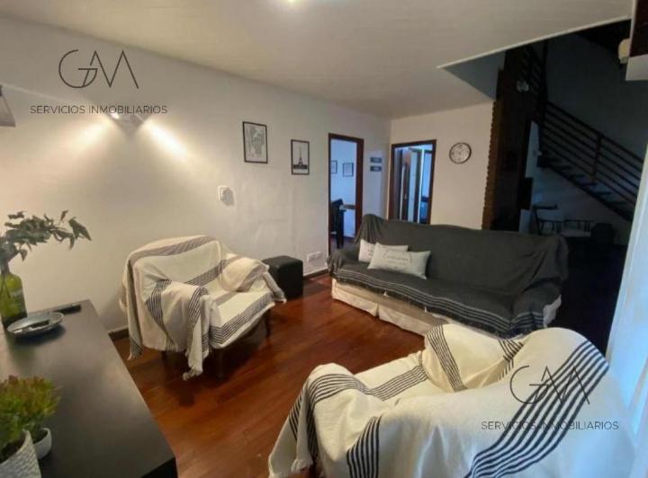 Casa · 166m² · 6 Ambientes · 1 Cochera