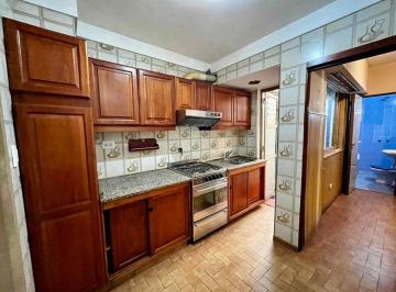 Departamento · 61m² · 4 Ambientes · Depto 4 Amb en Venta Boedo Cochera Exc Ubicación