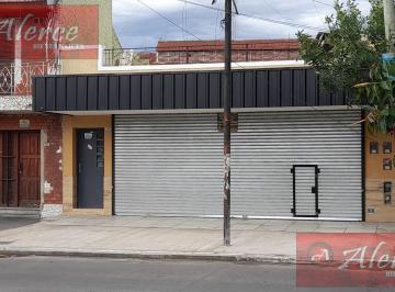 Local comercial · 200m² · Excelente Local Comercial con Dependecia