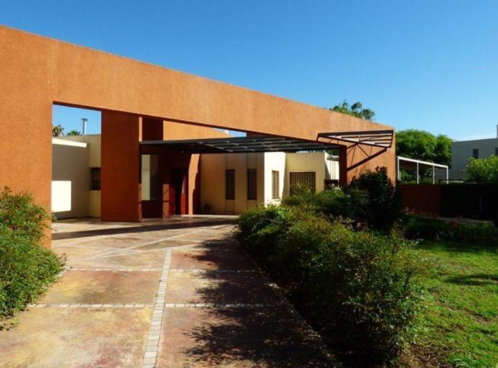 Casa · 316m² · 5 Ambientes · 2 Cocheras