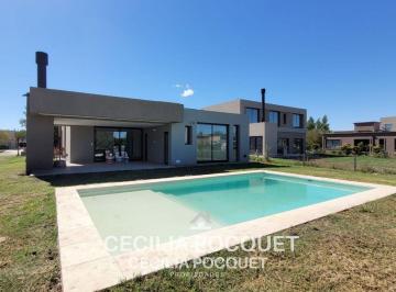 Casa · 200m² · 5 Ambientes · 1 Cochera · Casa en Venta Barrio Los Talas Canning