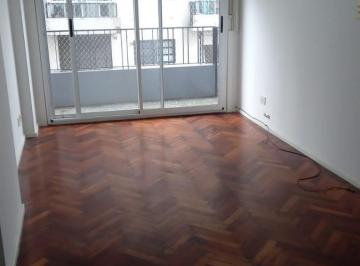 Departamento · 46m² · 2 Ambientes · Departamento C/balcon 2 Amb. Metrobus en Puerta