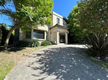 Casa · 365m² · 6 Ambientes · 5 Cocheras · Venta Casa 6 Ambientes Barrancas de Guido Quilmes